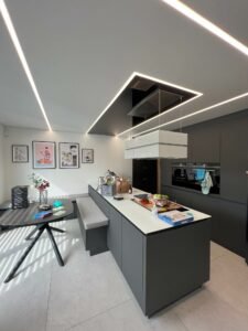 Deckenverkleidung in der Küche mit Spanndecken - Neubau mit Stil Spanndecken